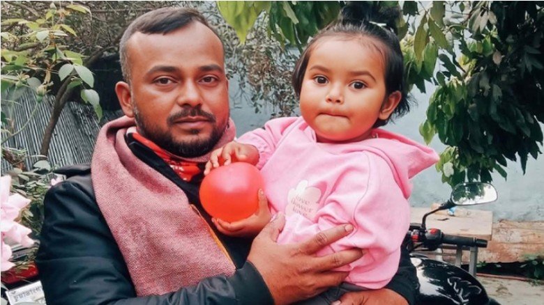 বজ্রাঘাতে বাবার মৃত্যু, অলৌকিকভাবে বেঁচে গেল ৩ বছর...