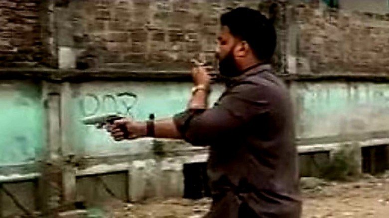 প্রতিমন্ত্রী ইশরাককে পদত্যাগের নির্দেশ প